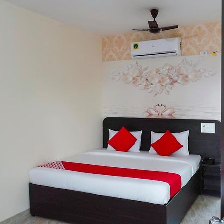 Oyo Flagship 68474 Hotel Viraj Pune Exterior photo