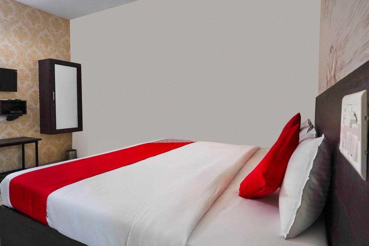 Oyo Flagship 68474 Hotel Viraj Pune Exterior photo